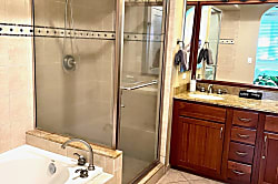 Hilton Pass Poolside Villa B