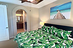 Hilton Pass Poolside Villa B