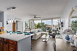 Kihei OceanfrontCondo with Panoramic Beach View