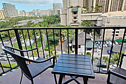 Palms Waikiki 6th Floor Studio