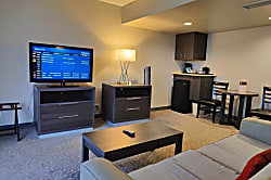 Palms Waikiki 6th Floor Studio