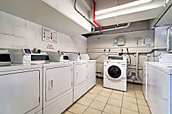 Palms Waikiki 6th Floor Studio