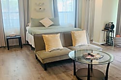 Spacious Studio Retreat Near Beaches