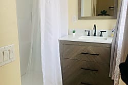 Spacious Studio Retreat Near Beaches