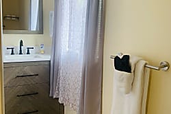 Spacious Studio Retreat Near Beaches