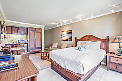 Islander on the Beach 359