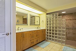 Kona Coast Resort 11-202