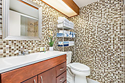 Marine Surf Waikiki Condo 2100