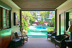 Hawaiian King Corner Condo