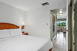 Kona Plaza Condo 2023