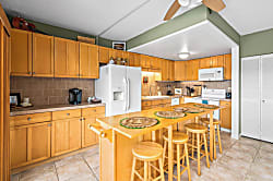 Kona Plaza Condo 2023