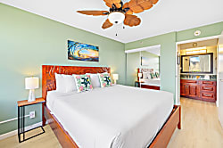 Waikiki Banyan 36th Floor Ocean View Condo