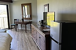 Kauai Beach Resort Oceanview King Room