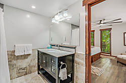 Waikomo Streams Garden View Retreat