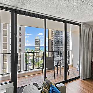 Waikiki Banyan Unit 1504 Tower 2