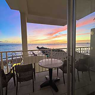 Waikiki Shores Condo Rental