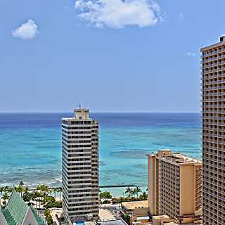 Waikiki Banyan Suite - 3006