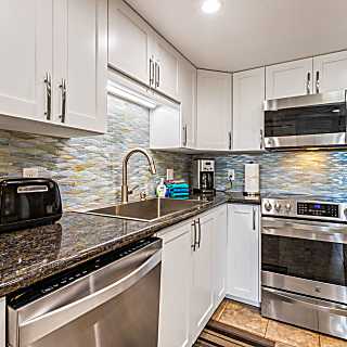 Maui Banyan Top Floor Unit