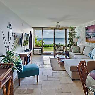 Kanai A Nalu 118 Beachfront Condo