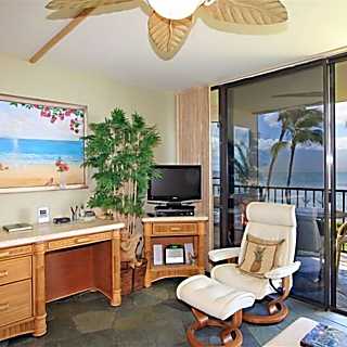 Ma'alaea Banyans Oceanfront Luxury Condo 