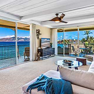 Whaler on Kaanapali Beach 552