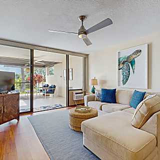 Country Club Villas #102