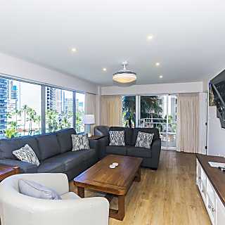 Ilikai Hotel Waikiki City Lights Condo