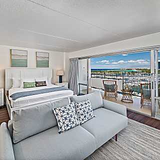 Ilikai Hotel 10th Floor