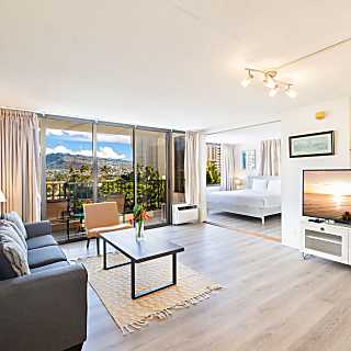 Waikiki Banyan 813 Tower 2