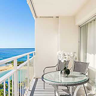 Ilikai Hotel Ocean View Condo 1777