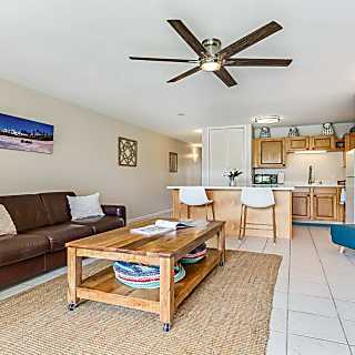 Beach Cozy North Shore Condo