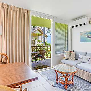 Islander on the Beach 259 - Drift Away Studio