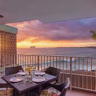 Alii Villas Oceanfront Condo