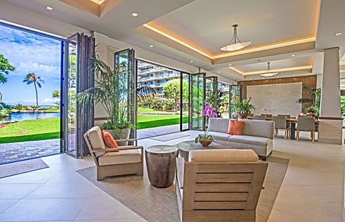 The Whaler 707 - Luxurious Oceanview Suite