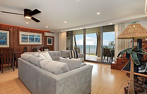 Royal Mauian 302