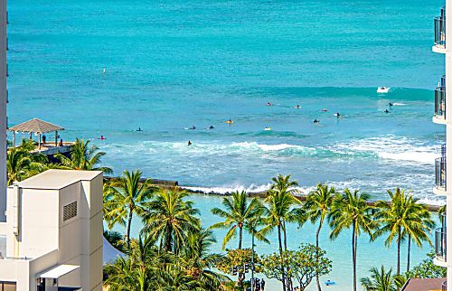 Waikiki Banyan 22nd Floor