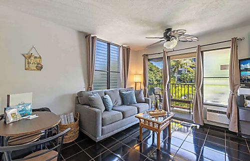 Kihei Akahi C320 Studio