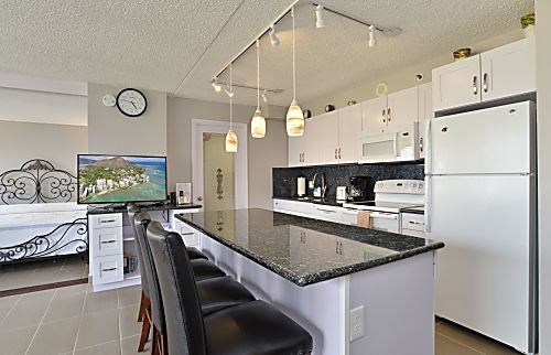 Waikiki Banyan Condo