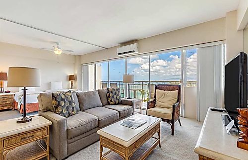 Waikiki Shore 1112