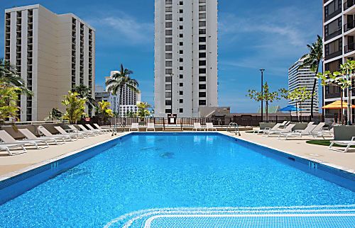 Waikiki Banyan 2814