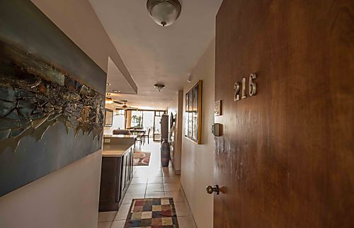 Kanai A Nalu Condo Oceanfront 2BR in Maalaea