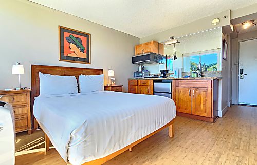 Waikiki Grand 308