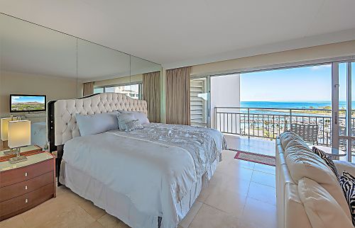 Ilikai Hotel 15th Floor Unit