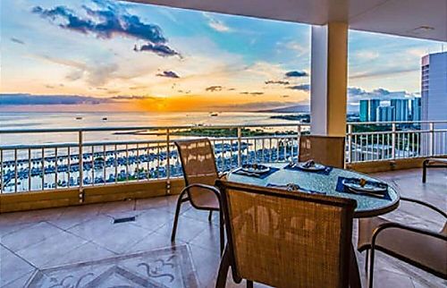 Ilikai Hotel 26th Fl PH