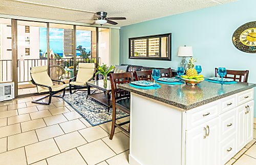 Waikiki Banyan 704 T2