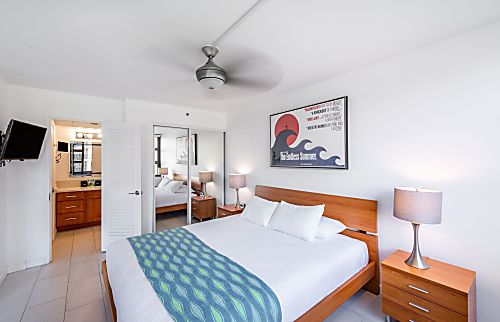 Waikiki Banyan Tower 1 Suite 708