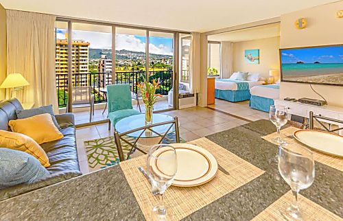 Waikiki Banyan 1007 T2