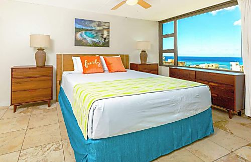 Waikiki Banyan 2804 T2