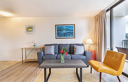 Waikiki Banyan 813 Tower 2