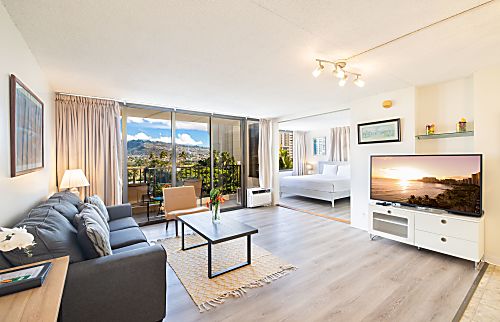 Waikiki Banyan 813 Tower 2